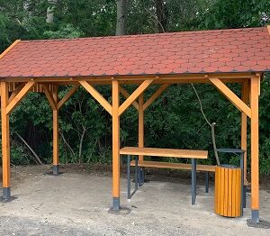 Egyszerű esőbeálló