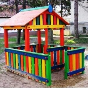 Kerti házikó előkerttel